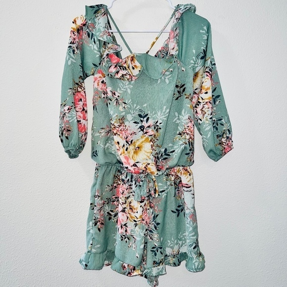 Xhilaration Green Floral Print Cold Shoulder Romper women's size small - Picture 1 of 6